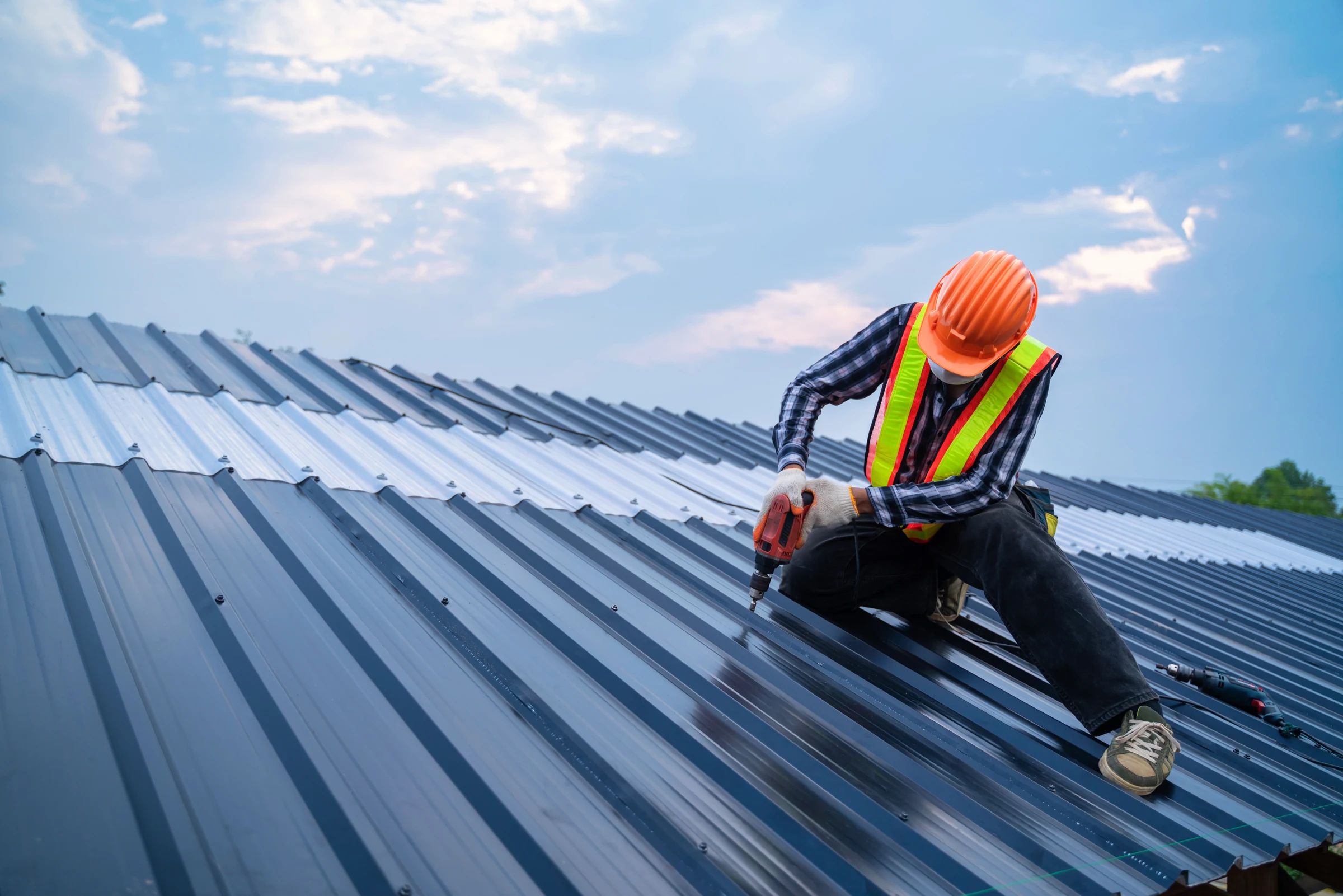 R-Panel Metal Roofing for Rail and Industrial Buildings R-Panel Metal Roofing for Rail and Industrial Buildings